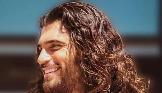 Can Yaman smiling at an event in Margherita di Savoia in April 2023